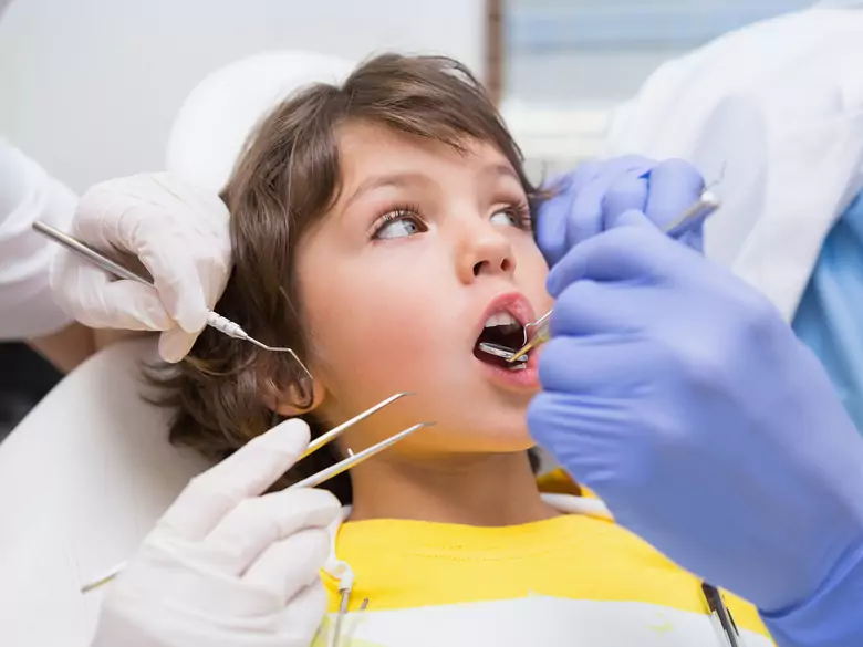 Próchnica dotyczy zdecydowanej większości dzieci. Pilotażowy program ma pomóc w walce z problemem na etapie szkoły