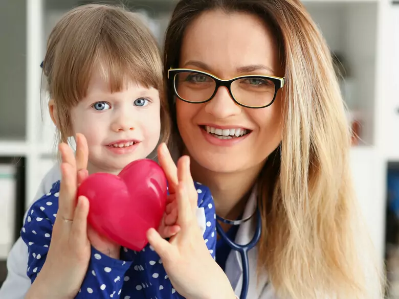 Niewłaściwa opieka stomatologiczna szczególnie groźna dla dzieci z chorobami serca