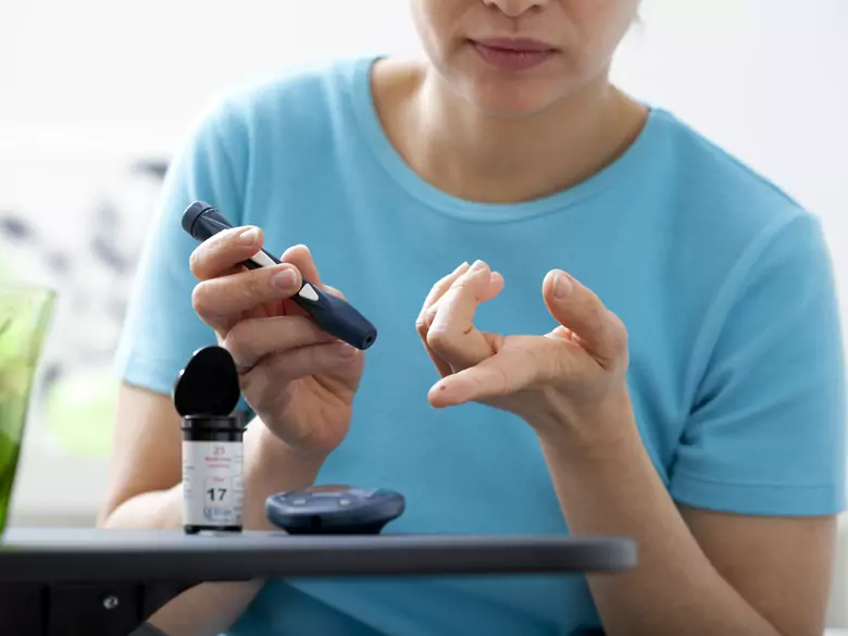 Jesteś diabetykiem? Ryzyko próchnicy i chorób dziąseł rośnie