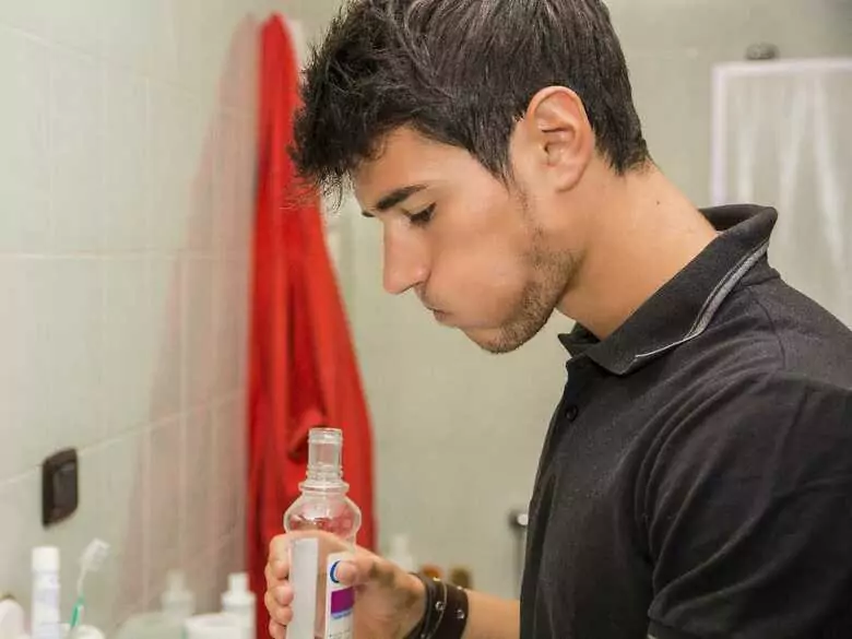 Nadwrażliwość zębów. Jak sobie z tym radzić domowymi sposobami?