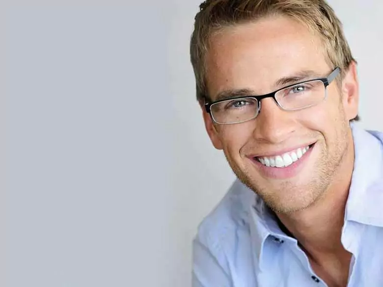 Czy wybielanie uszkadza szkliwo?